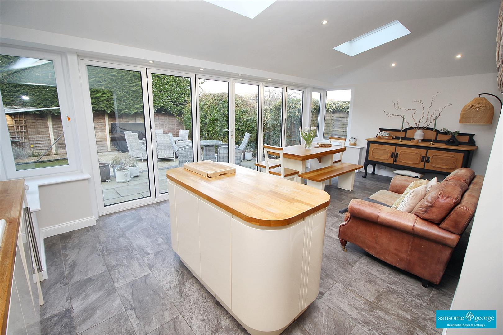 Hayfield Close, Tilehurst, Reading